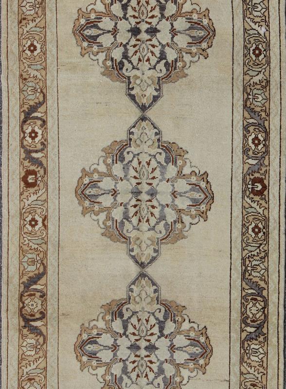 Vintage Oushak Rug - TU-9304 | Oushak - 4'8" x 11'0" | Wool  - Medallion - Pile, Origin Turkey, Circa: 1940
